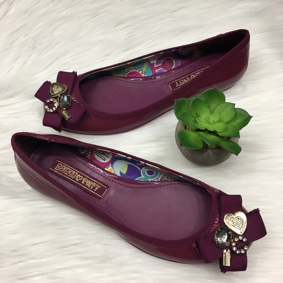 2for150🛍Coach puppy purple patent leather flats